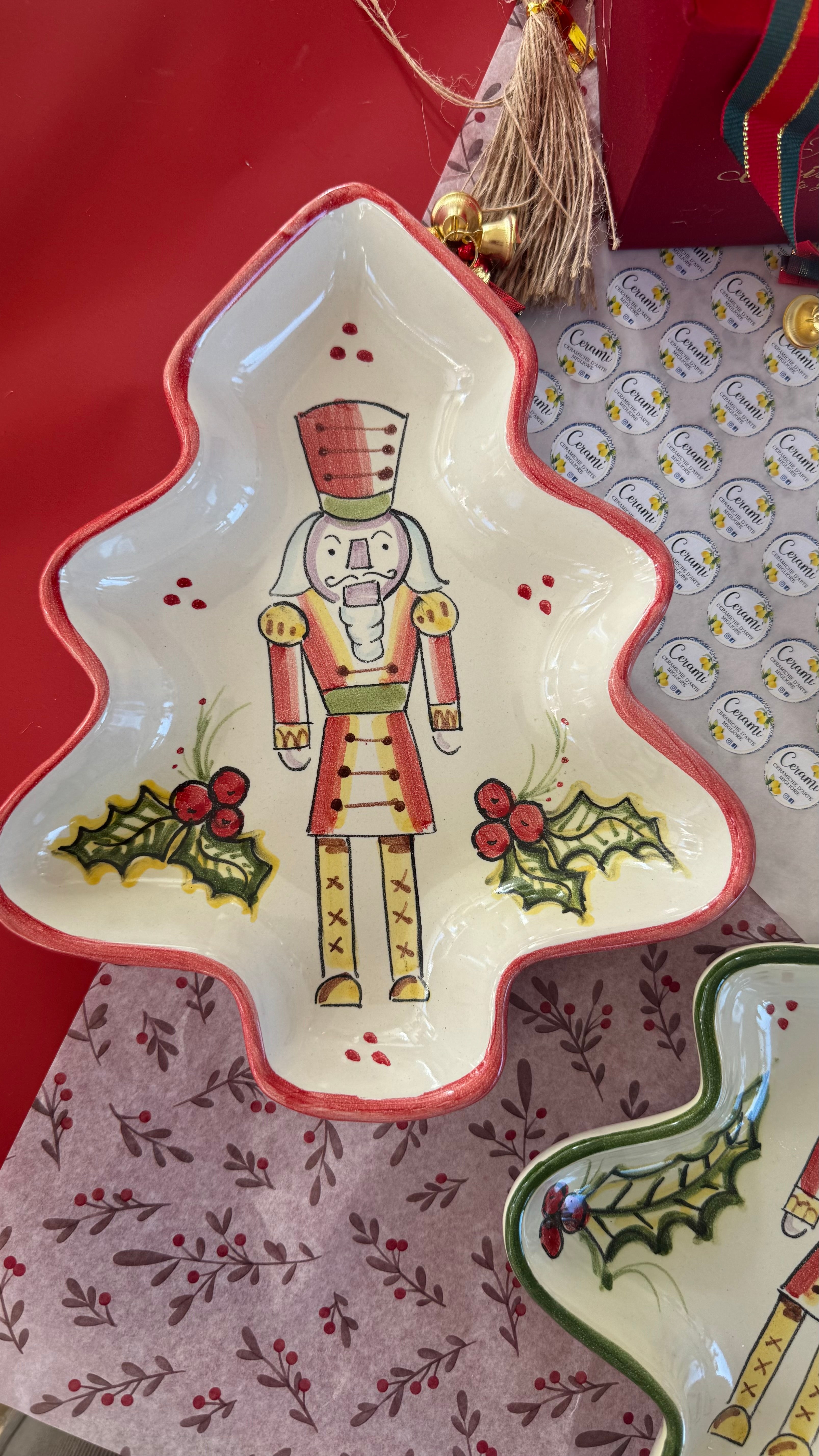 VASSOIO SCHIACCIANOCI