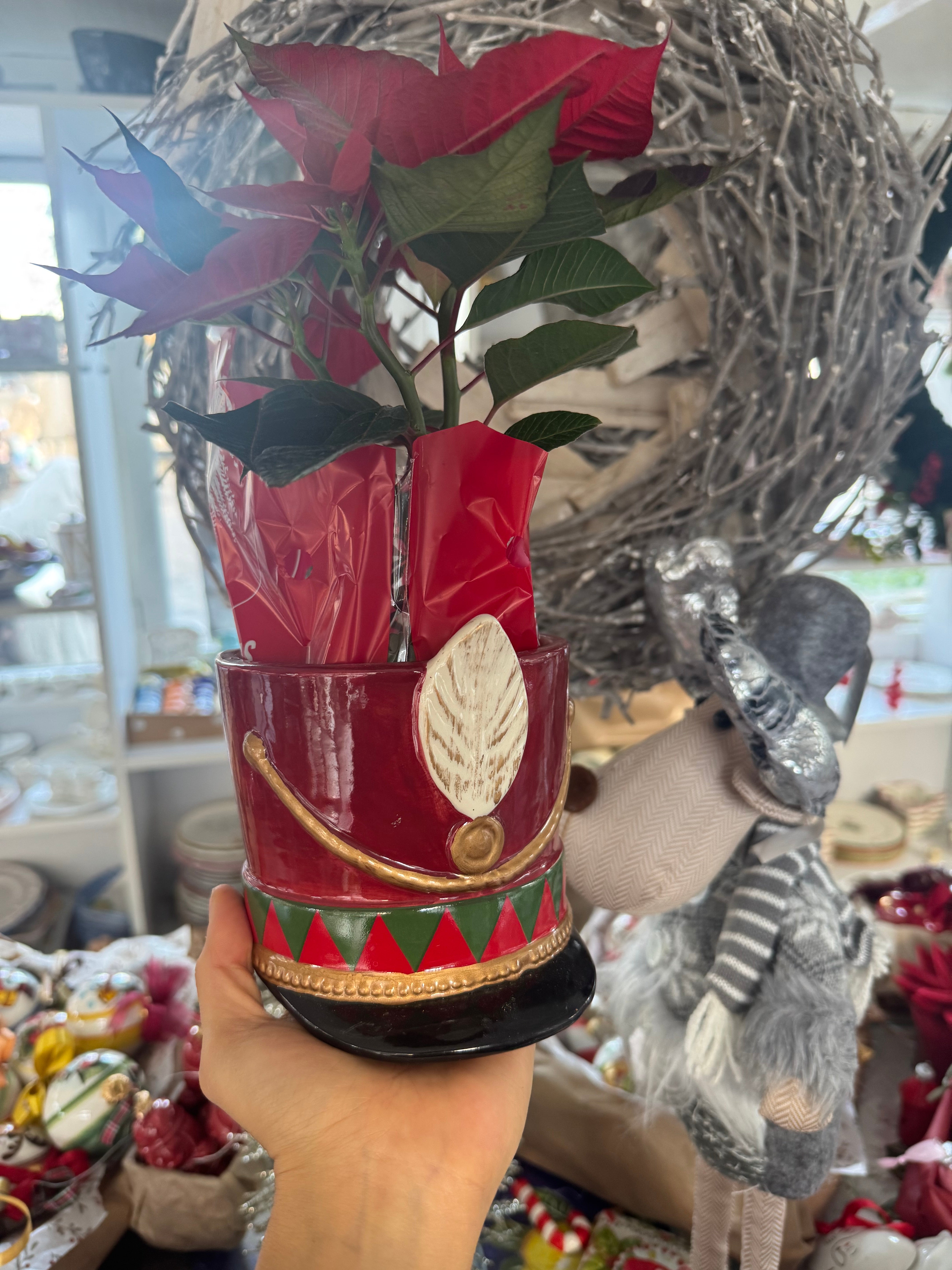 Cappello schiaccianoci porta vaso